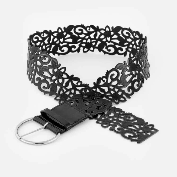 Hollow out patent leather belt!. SHEIN.good quality. - Picture 2 of 4